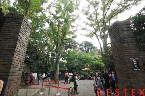六義園