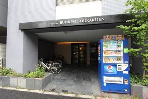 エントランス前