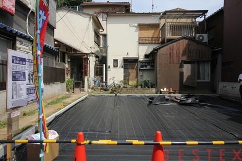 現地