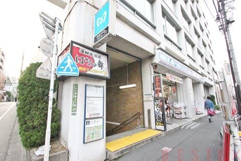 千代田線湯島駅