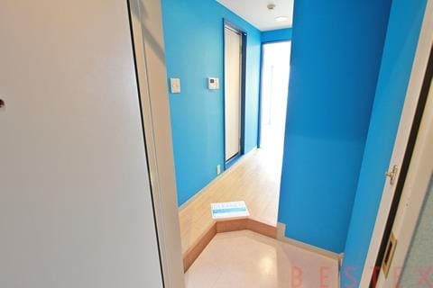 青い部屋