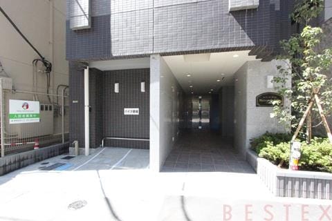 エントランス前
