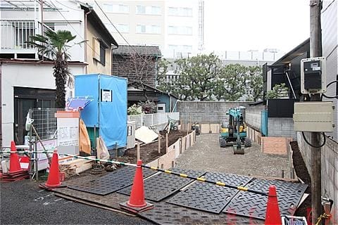 現地