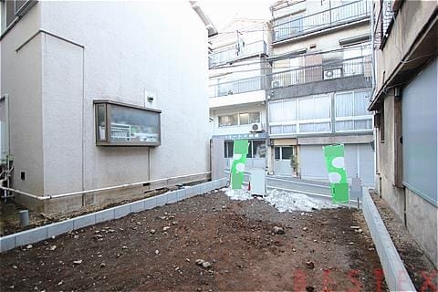 現地