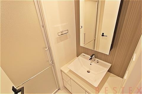 オシャレな独立洗面台