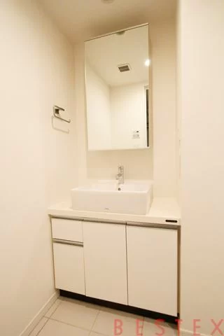 レジディア文京本駒込 508