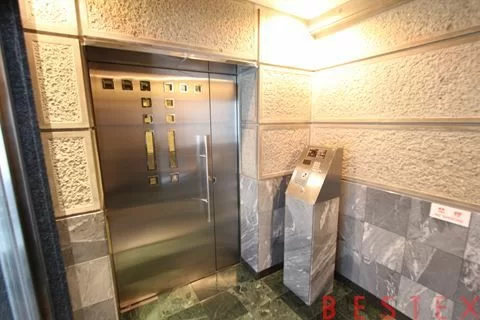 グランドメゾン根津 9階