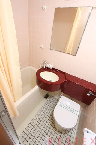 フラット本郷 103