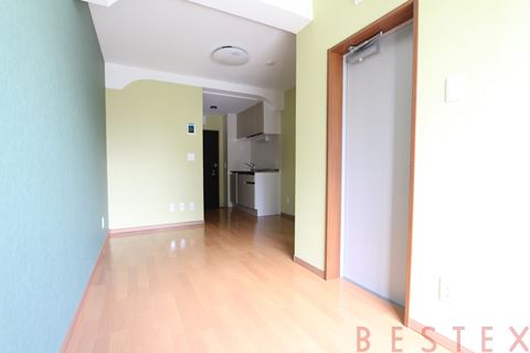 フラット本郷 305