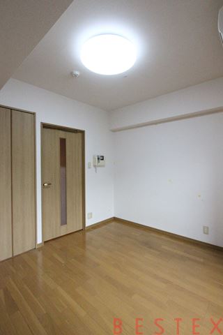 スカイコート本郷東大前壱番館 907