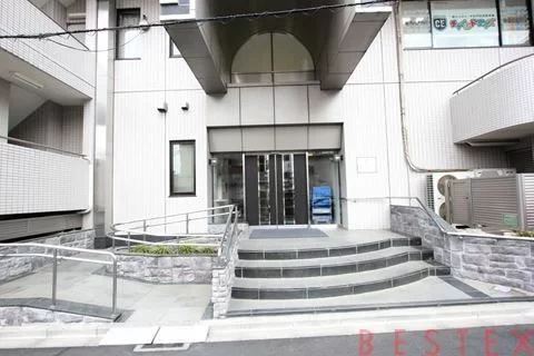 ルネ千駄木プラザ 3階
