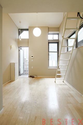 グランエッグス新大塚E 201