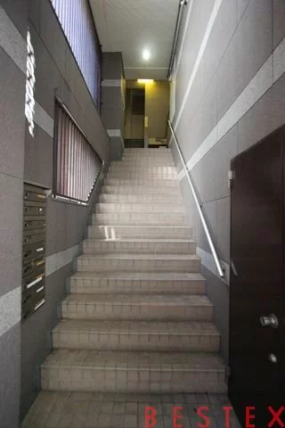 ハッピー本郷 8階