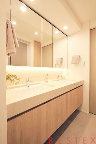 コートレジデントタワー 9階