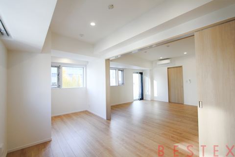 ヴィサーレ本郷 402