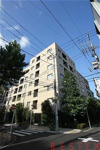 ザ・パークハウス湯島龍岡町 1階