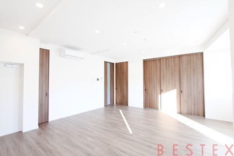 ヴィサーレ本郷 901