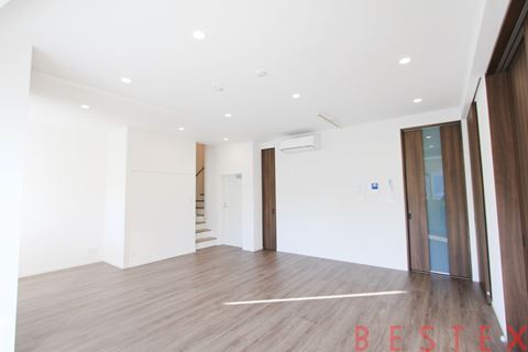 ヴィサーレ本郷 901