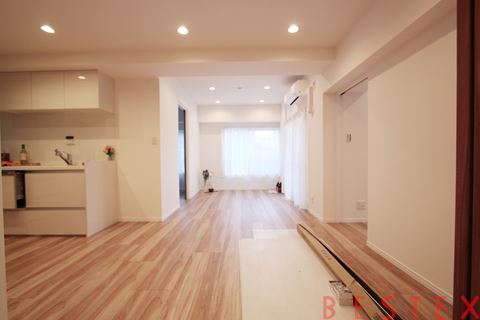 ロイヤルハイツ都 2階