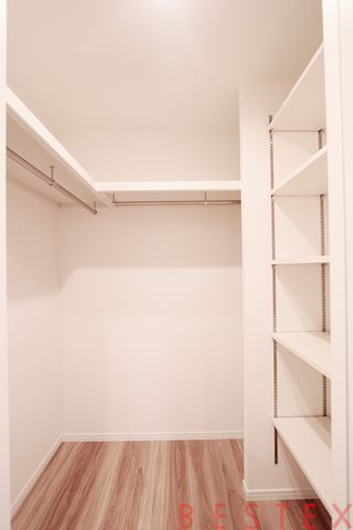 ロイヤルハイツ都 2階