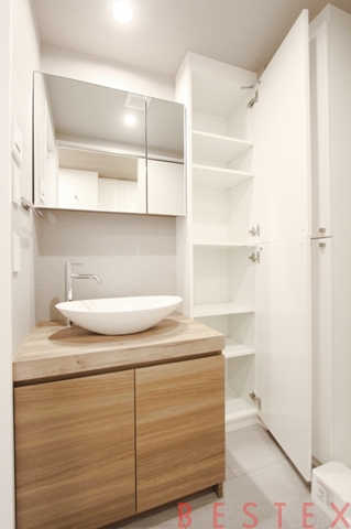 レジディア文京本郷 605