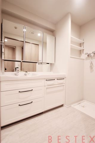 サンウッド文京開運坂上 4階