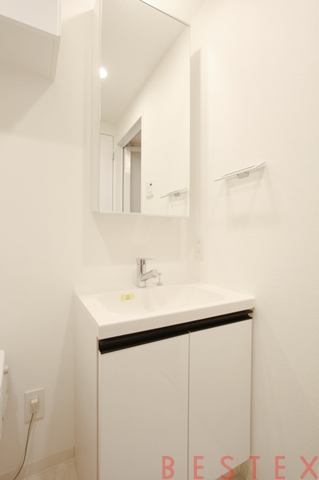 プラウドフラット根津谷中 305