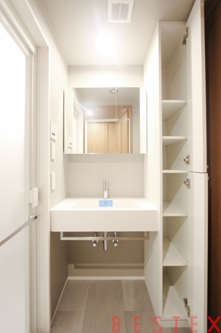 レジディア文京本郷 303