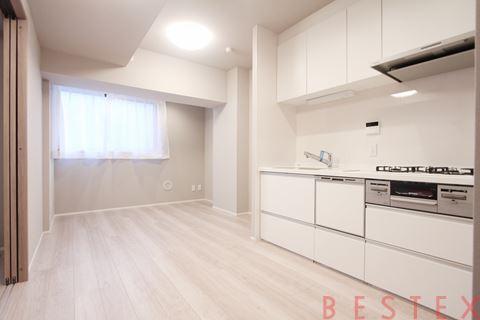 モンテベルデ千駄木　2階