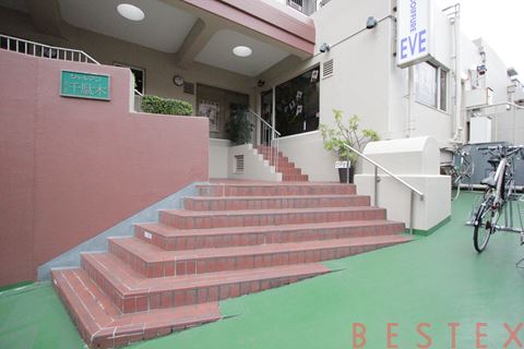 シャルマン文京千駄木　5階