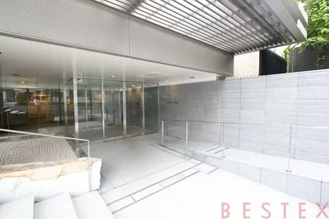 ブランズ本郷真砂 1階