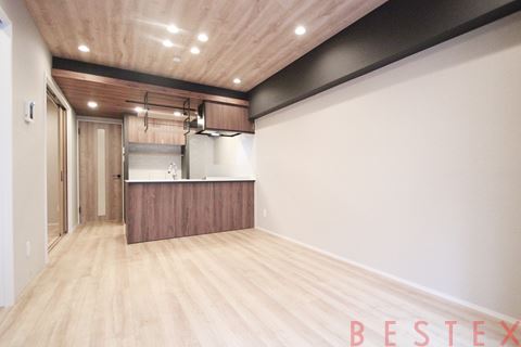 パラシオン本郷 2階