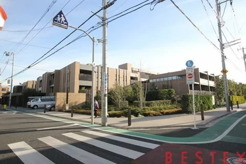 インペリアルガーデン 1階