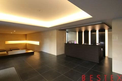 インペリアルガーデン 2階