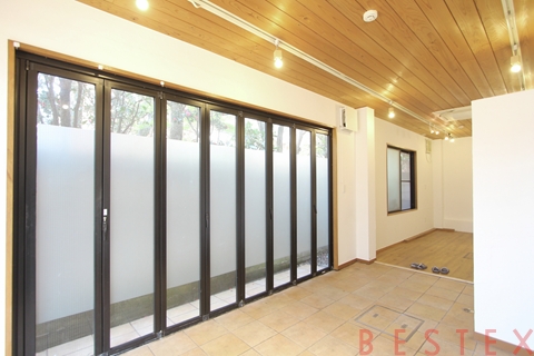 小石川4丁目一棟収益ビル（110.03）