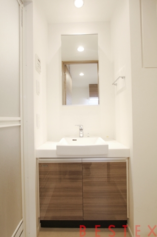 Brisa本郷真砂 202