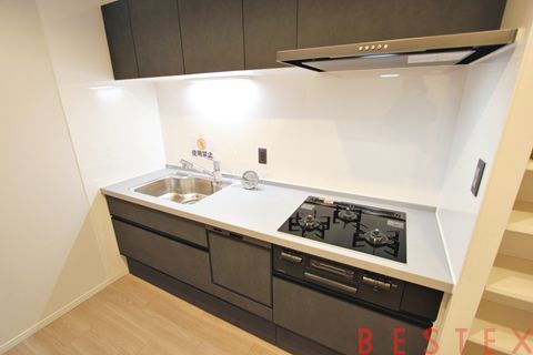 プレステージ千駄木 1階