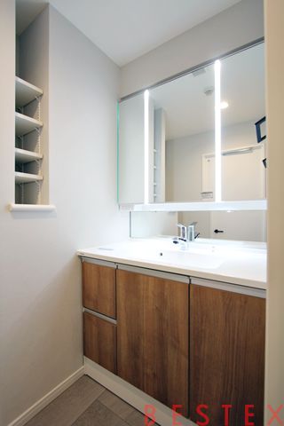 ヴィラージュ白山 4階