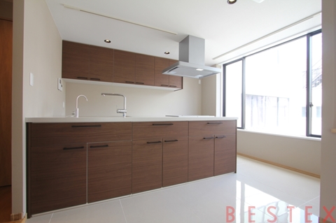 ＳＵＮ　ＨＯＵＳＥ　301