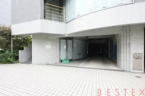 クレスタ丸美 6階